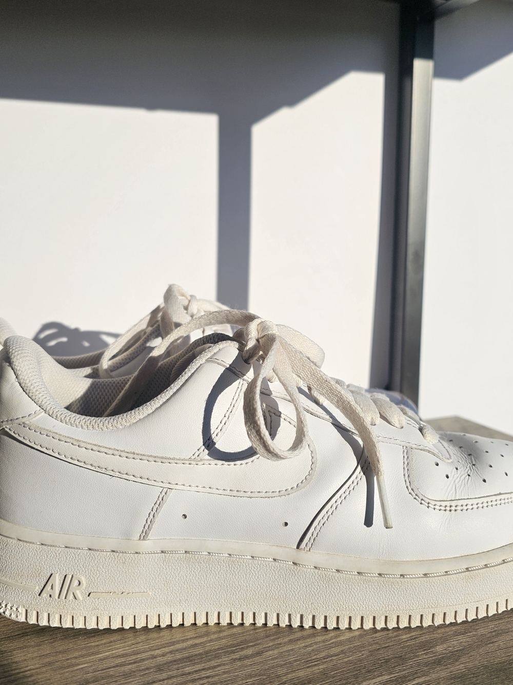 Nike Air Force 1 '07 Low Off-White Leather Sneaker Classic Gym Streetwear Size 9
